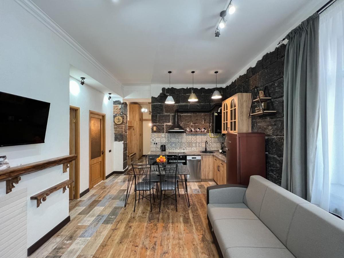 Aros Apartment Gyumri Extérieur photo