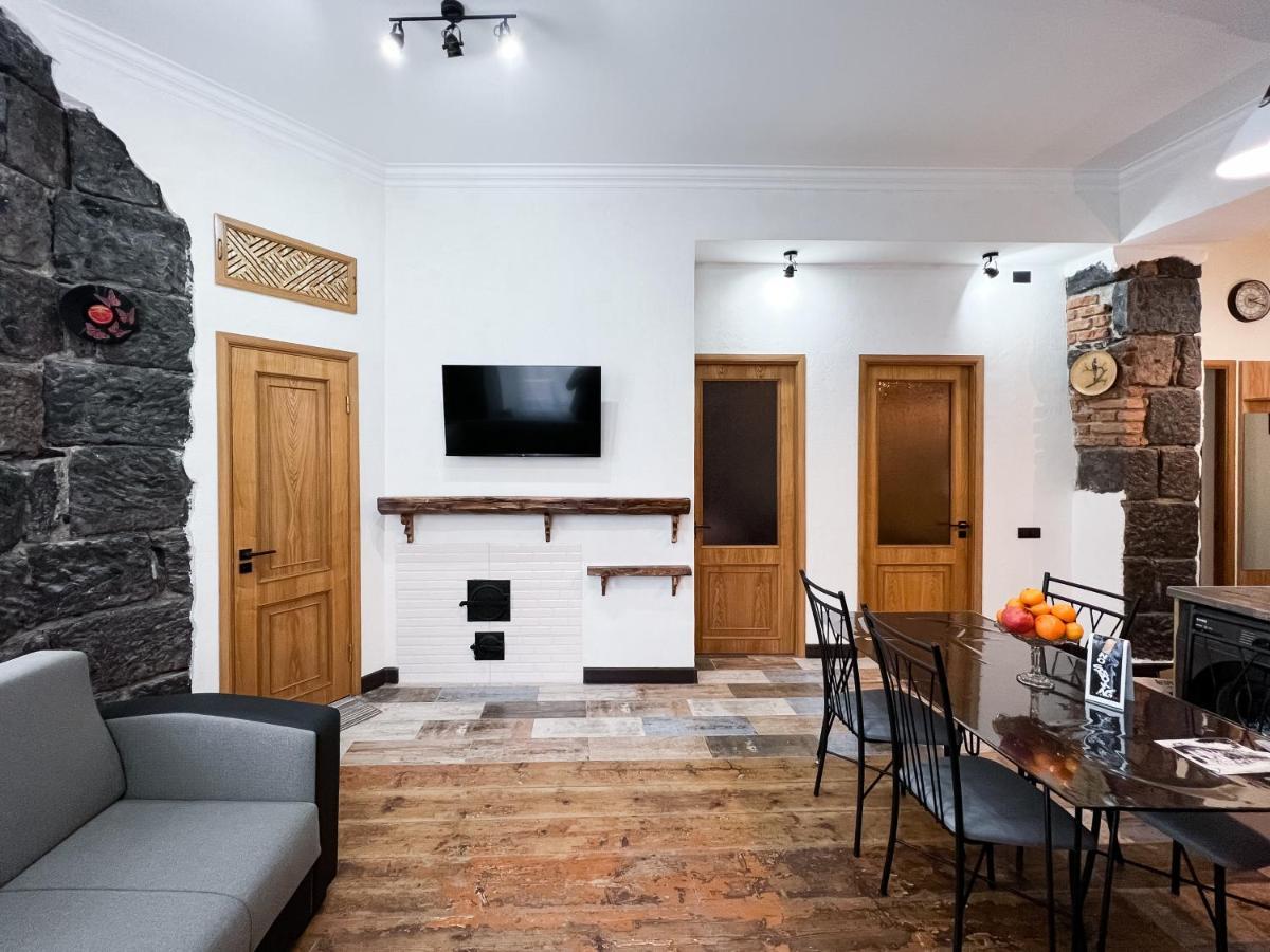 Aros Apartment Gyumri Extérieur photo